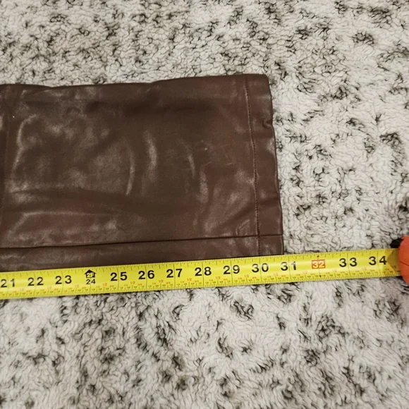 White Fox Edgy Rebellious SZ M Brown Hi Rise Sexy Faux Leather Mob Wife Pants - Picture 10 of 12